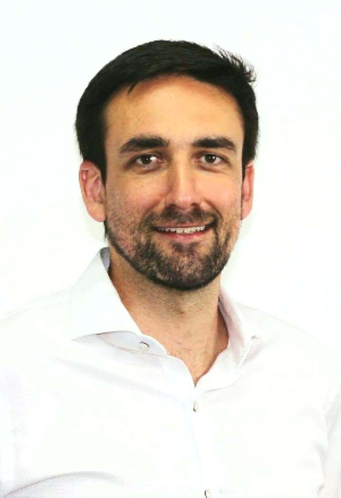Dr. Hernán Bilczyk, odontólogo especialista en implantes y prostodoncia, en La Plata
